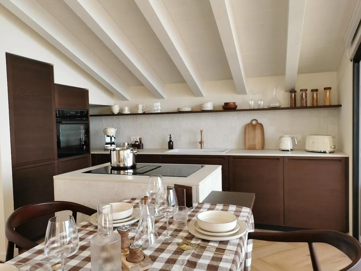 Bea'S Apartment Riva di Solto 0*,  Italie